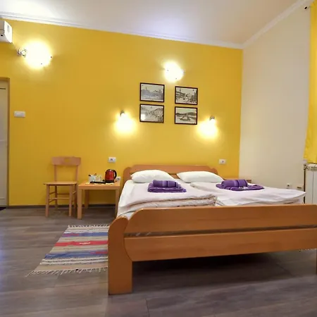 Smestaj Centar Novi Sad,motorcycle Friendly * Νόβι Σαντ