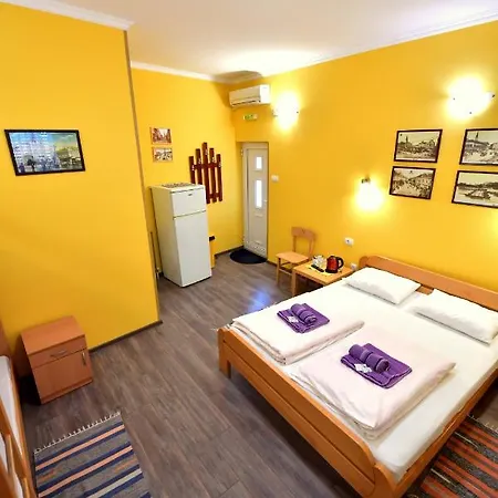 Smestaj Centar Novi Sad,motorcycle Friendly *