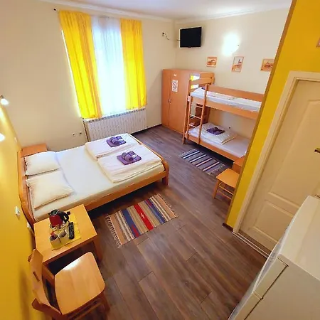 Smestaj Centar Novi Sad,motorcycle Friendly *