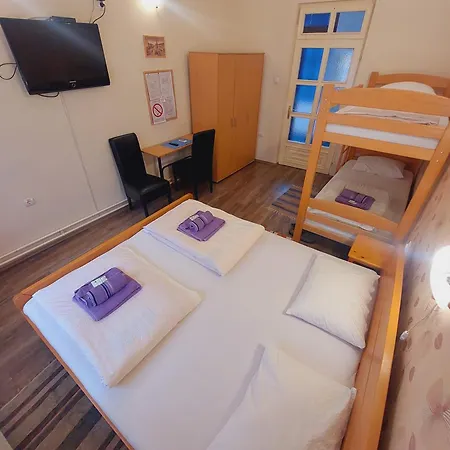 Smestaj Centar Novi Sad,motorcycle Friendly *
