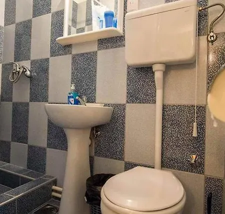 Homestay Smestaj Centar Novi Sad,motorcycle Friendly *