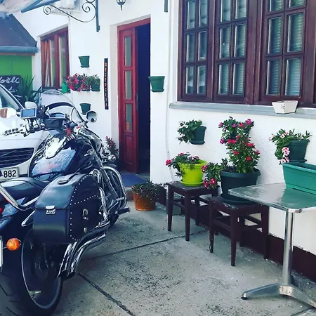 Smestaj Centar Novi Sad,motorcycle Friendly Δωμάτια σε οικογενειακή κατοικία Νόβι Σαντ