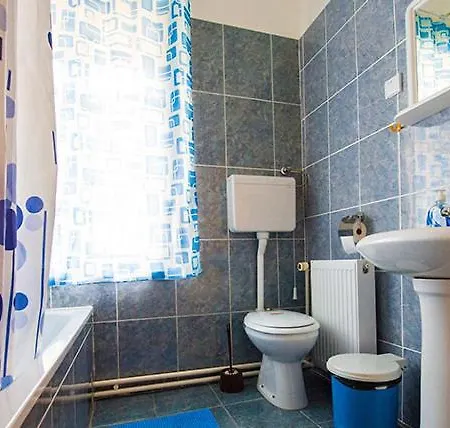 Smestaj Centar Novi Sad,motorcycle Friendly Δωμάτια σε οικογενειακή κατοικία Νόβι Σαντ